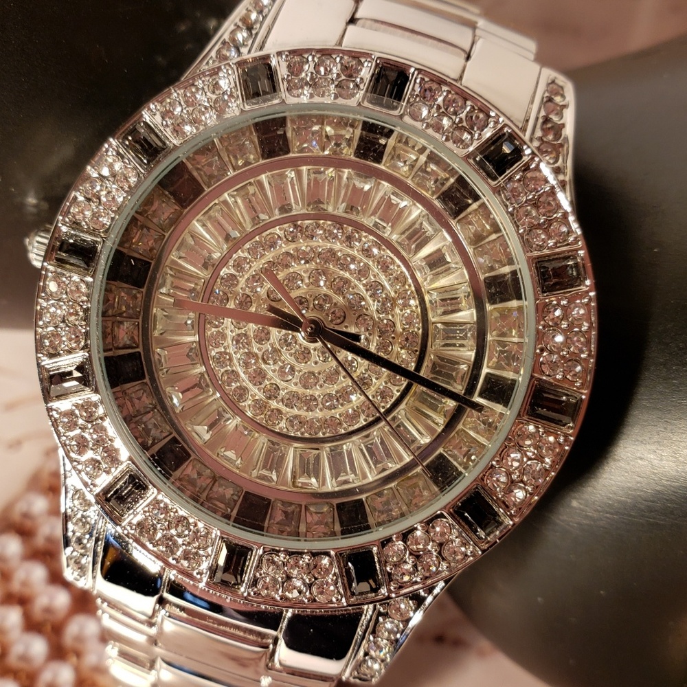Beautiful Victoria Weick Glamorous Crystal Watch